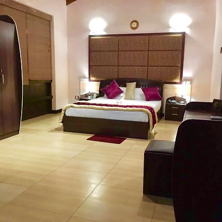 Villa Grand Kandana Bagian luar foto