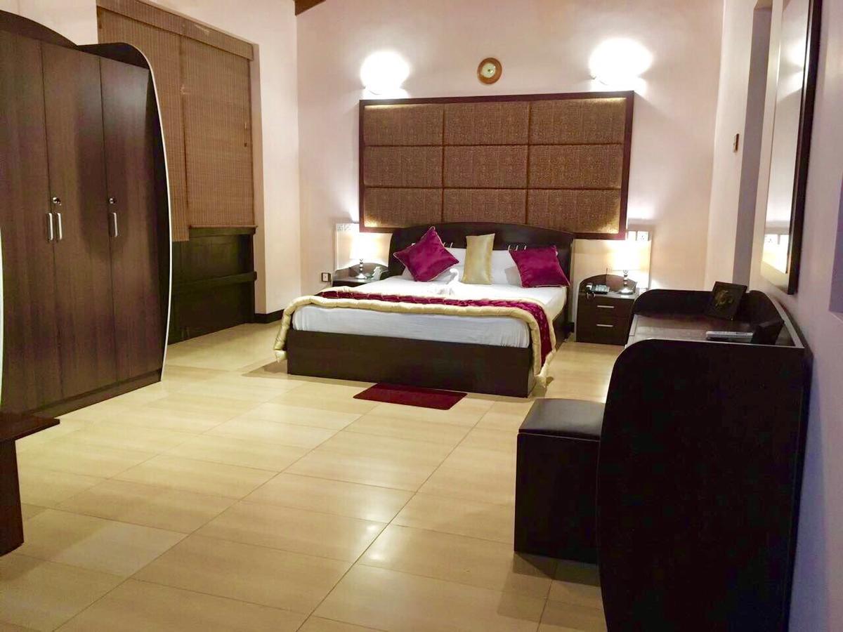 Villa Grand Kandana Bagian luar foto